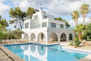 Cheap villas in ibiza